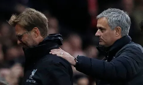 Klopp thất bại, nhìn mà thương Mourinho