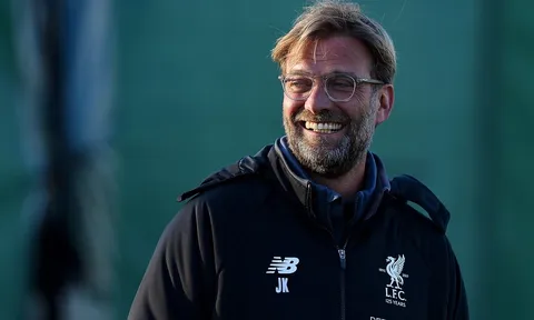 Klopp trở về từ bệnh viện: Bản lĩnh kẻ dẫn đầu