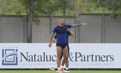Kolarov xắn quần tập luyện, chờ đại chiến AC Milan