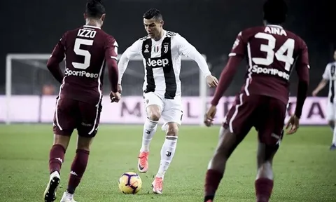 Ronaldo và trận derby Turin đáng nhớ