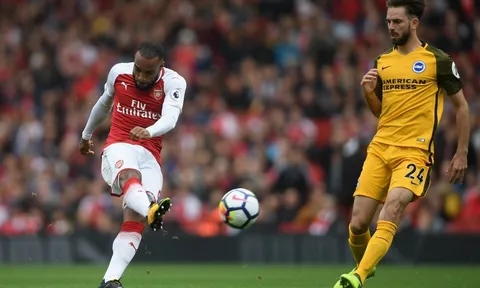 Lacazette: Bóng đá Anh thật đáng sợ