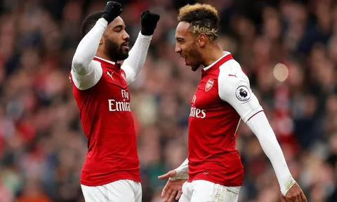 Lacazette cảnh báo fan Arsenal đừng tiếp tục làm điều này với Aubameyang