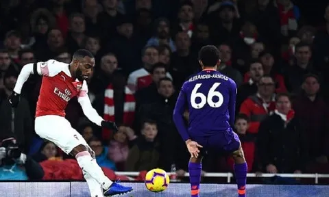 Lacazette cứa lòng hoàn hảo, Arsenal chia điểm kịch tính trước Liverpool