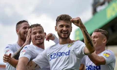 Lại thắng hủy diệt, Leeds quá đáng sợ dưới tay 'phù thủy' Bielsa