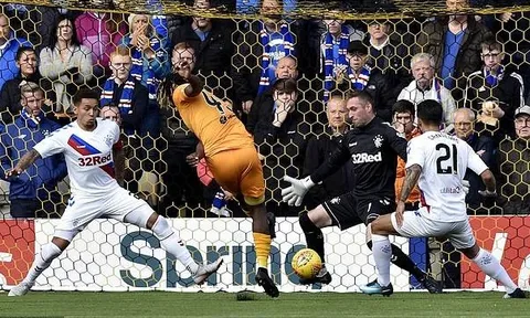 Lại thua, Rangers của Gerrard tiếp tục sa lầy ở Scotland