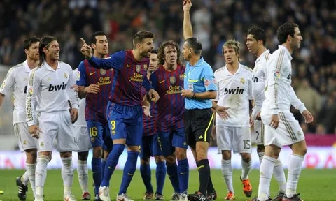 Làm trọng tài tại El Clasico - một công việc khủng khiếp áp lực