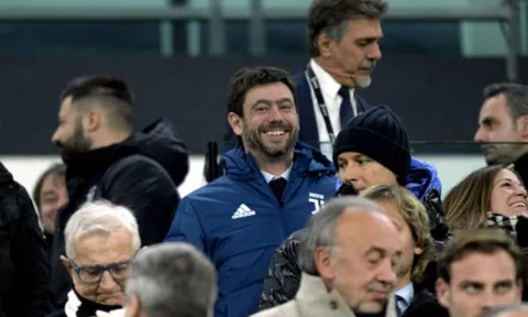 Lãnh đạo Juventus tươi như hoa trên khán đài sau thắng lợi trước Roma