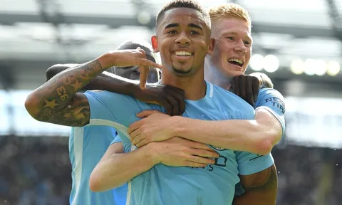 "Lên đồng", sao Man City không khác gì Messi