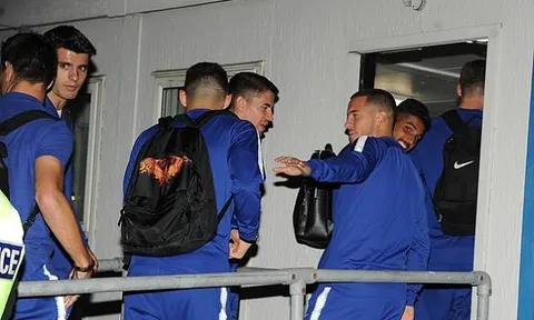 Lên đường về nhà, Hazard vẫn tỏ rõ vai trò thủ lĩnh