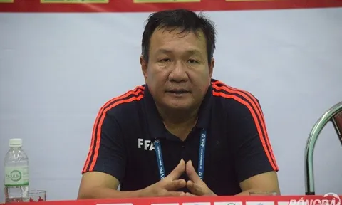 Lên ngôi đầu, HLV Hoàng Văn Phúc nói gì?