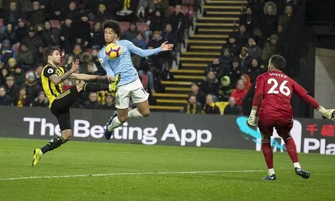 Leroy Sane nhắm tịt mắt vẫn ghi bàn vào lưới cựu thủ thành M.U
