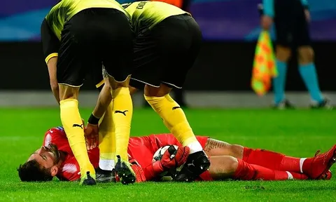 Liên tục bắn phá, Tottenham khiến thủ môn Dortmund rời sân