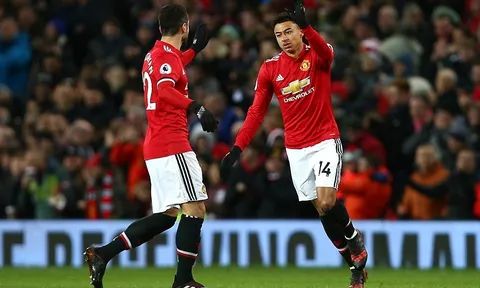 Lingard lên tiếng muộn màng, Man Utd thoát thua trước Burnley