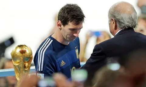Lionel Messi chìm nghỉm giữa giấc mơ và lời nguyền