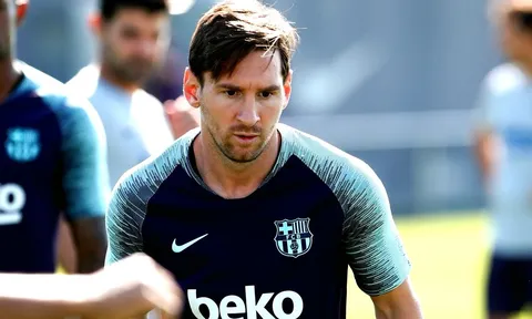 Lionel Messi "cưa sừng làm nghé"