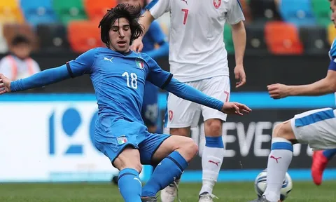 Nóng: Chelsea bất ngờ chiêu mộ "tiểu Pirlo"