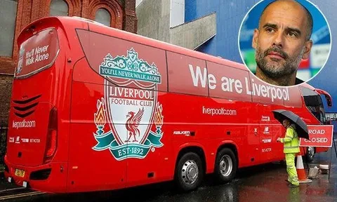 Liverpool dựng xe bus tại Manchester, Firmino mờ nhạt