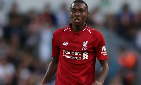 Liverpool khủng hoảng hàng thủ, Klopp sẽ sử dụng 'cánh chim lạ'