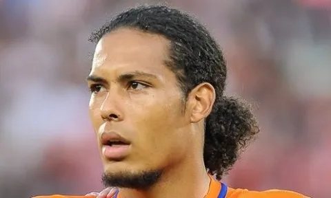 Liverpool nhận tin vui vụ Van Dijk