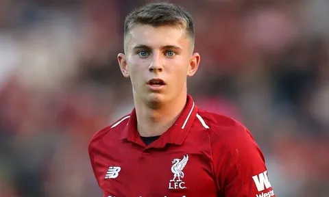 Liverpool ra điều kiện để thần đồng Ben Woodburn ra đi