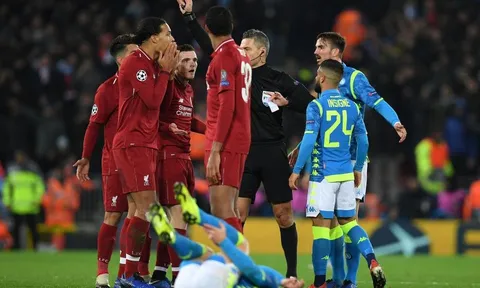 Liverpool trả giá cực đắt cho chiến thắng trước Napoli
