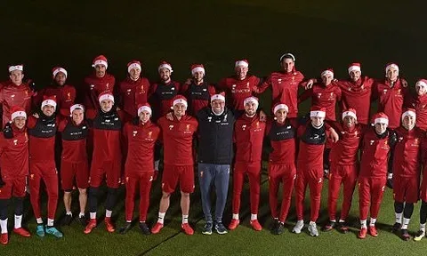 Liverpool vừa chào Giáng sinh, vừa tập luyện để chiến Arsenal