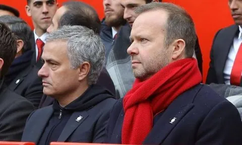 "Lỗi là của Mourinho, không liên quan Ed Woodward"