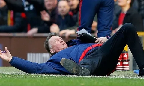 Louis Van Gaal lần đầu trải lòng: Man United đã phản bội tôi