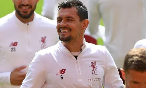 Lovren phản ứng 'khó tin' khi Ramos giành giải thưởng của UEFA