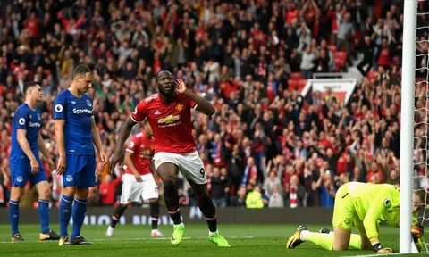 Lukaku ăn mừng trước CĐV Everton thì có gì sai?