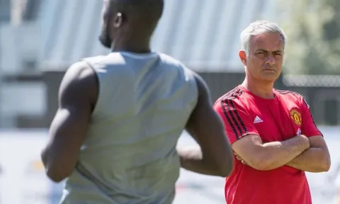 Lukaku hé lộ lí do bỏ qua Conte để chọn Jose Mourinho