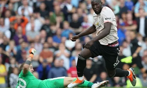 Lukaku rực sáng, CĐV phát hiện ra 'bùa hộ mệnh' khiến tất cả bật ngửa