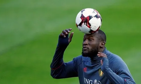 Lukaku và hình ảnh khiến CĐV M.U mừng rơi nước mắt