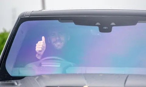 Luke Shaw mang tin cực vui tới Man Utd trước trận đấu ở Champions League