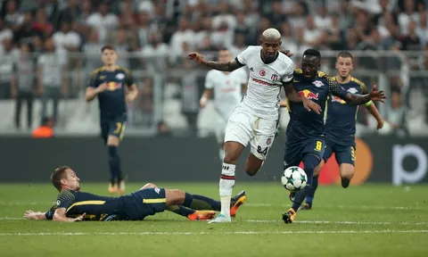 Lượt cuối bảng G Champions League: Chia tay ngựa ô?