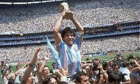 Lý do vì sao Maradona vĩ đại, còn Messi thì không