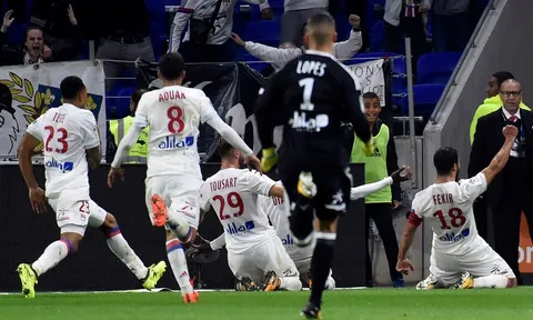 Lyon 3-2 Monaco: Kịch tính đến phút 90+4