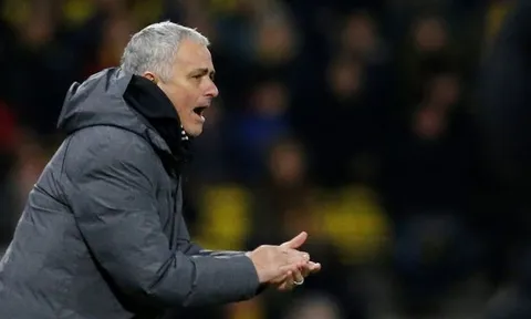 Mourinho giận run khi MU suýt bị gỡ 3-3