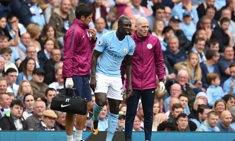 Man City cầu nguyện về chấn thương trụ cột