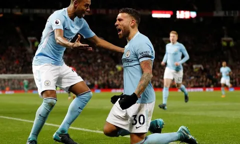 Man City làm nên lịch sử, Man Utd bị cắt chuỗi trận bất bại