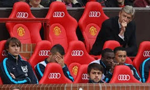 Màn ra mắt thảm họa của Chamberlain tại Arsenal (thua 2-8 trước Man Utd)