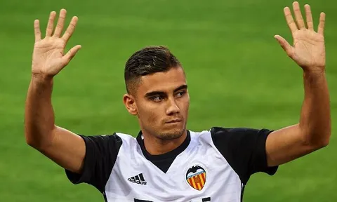 Màn ra mắt Valencia của Andreas Pereira