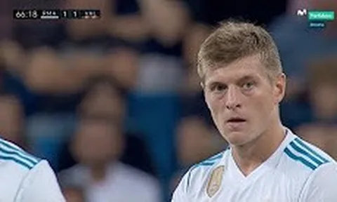 Màn trình diễn của Toni Kroos vs Valencia