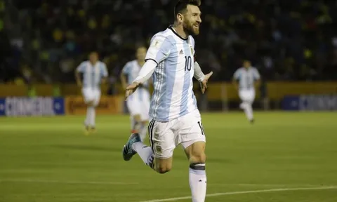 Màn trình diễn "thần thánh" của Lionel Messi vs Ecuador