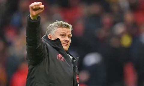Thắng Tottenham, Solskjaer vượt mặt Sir Matt Busby, xuất sắc nhất lịch sử M.U
