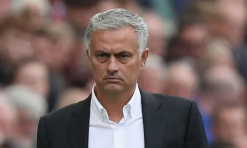 Man United sẽ thi đấu với đội hình nào trước Derby?