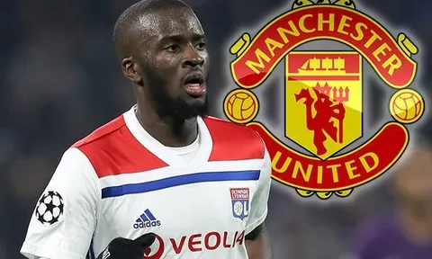 Man United tính đánh bại Barca bằng 72 triệu bảng; Arsenal nhận tin buồn từ TBN
