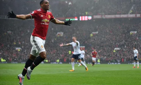 Man United xứng danh vua ghi bàn phút cuối