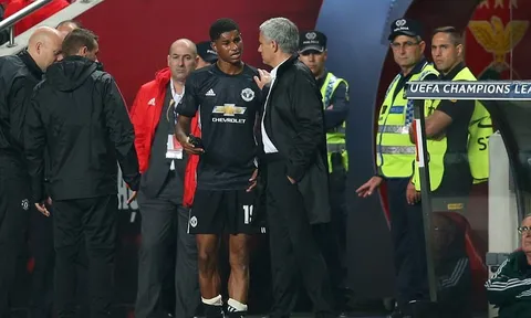 Manucians đích thực không bao giờ chỉ trích Mourinho