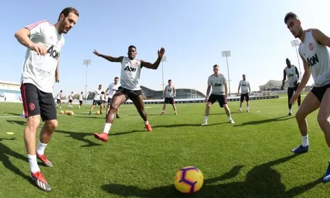 Man Utd: Hãy mang Tottenham, Liverpool đến đây!